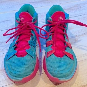 Nike Boys Basketball shoes. Size 9. Kyrie Irving